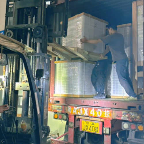 การจัดส่งด่วน พายุหรือแดด